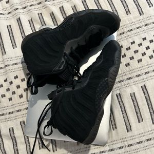 Youth Nike black foamposites
